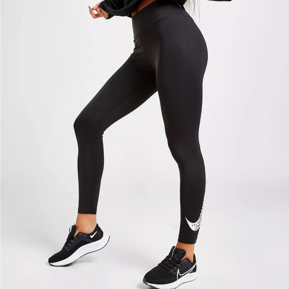 Nike One Dri Fit Pants NWT Size 2XL